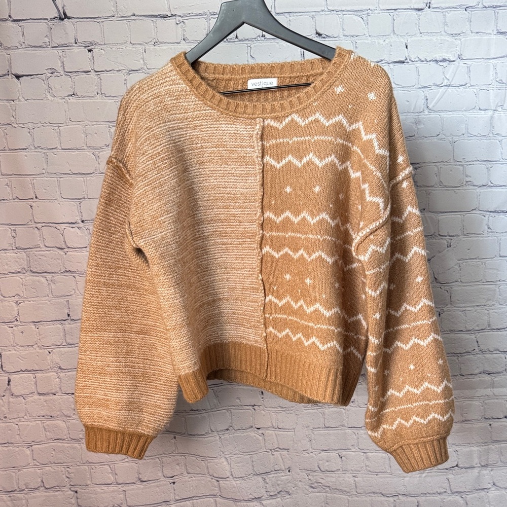 Vestique Patterned Tan Sweater